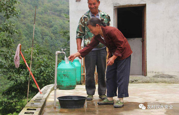 自來(lái)水廠的凈水過(guò)程能不能將硬水軟化成軟水,降低水的硬度?